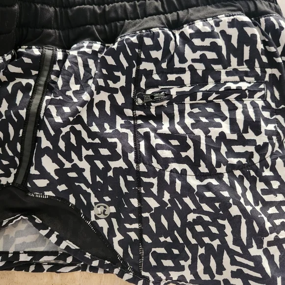 Lululemon Hotty Hot Short - Picture 7 of 10